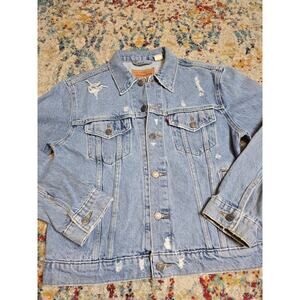 Vintage Style Distressed Levi's Denim Trucker Jacket Light Wash Sz Medium Blue